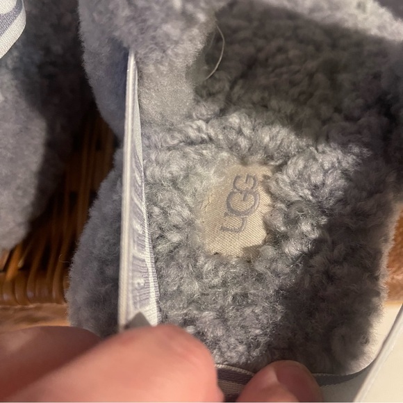 UGG Women's Oh Yeah Slide Fluffy Soft Slippers Sandals Sz 8 Gray Sheepskin Cozy - Picture 6 of 7